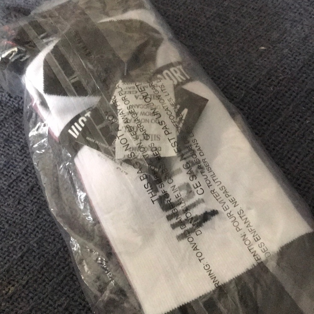 ♥️last one♥️(2 Pairs) Victoria’s Secret Sports low show socks - Picture 3 of 3